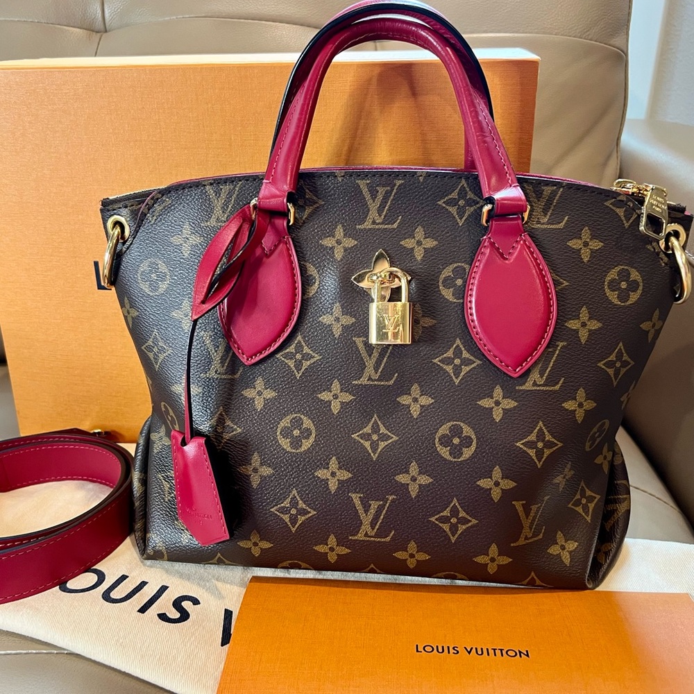 Louis Vuitton Zipped flower tote monogram